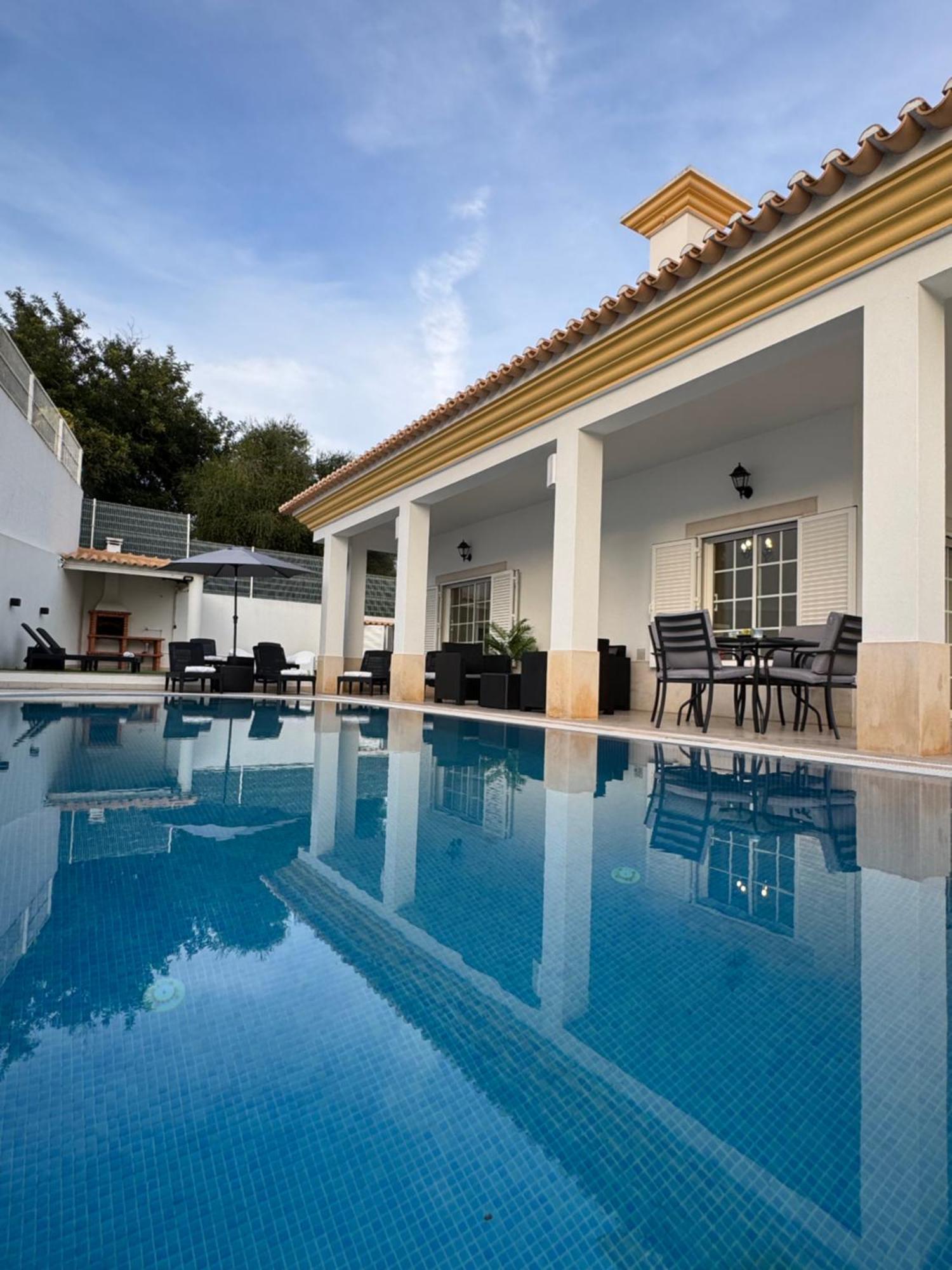 Villa Bonita Guesthouse Albufeira Old Town エクステリア 写真